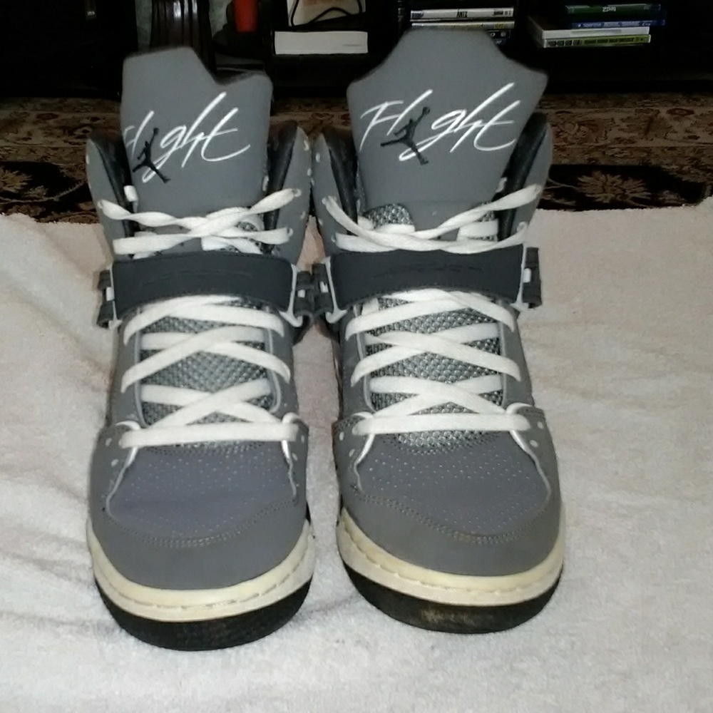 MAKE OFFER!!Jordan flights 6.5y